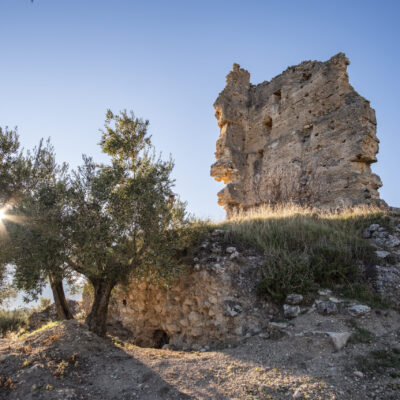TORREÓN ANDALUSÍ JUNTO A LAS PEÑAS DE CASTRO. JAÉN.